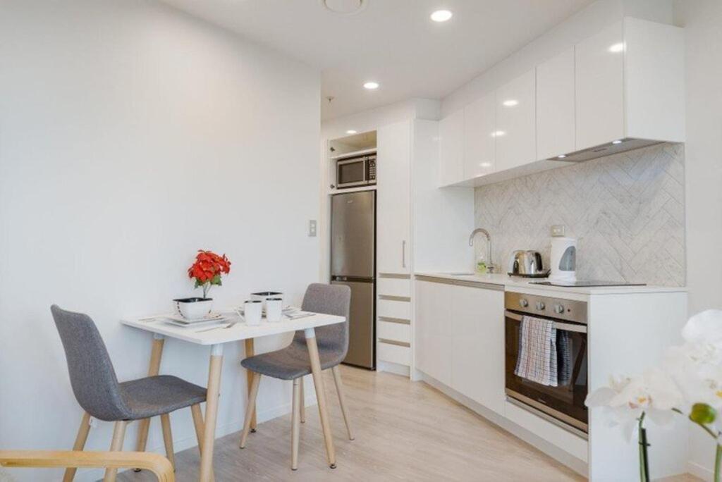 Free Wifi!! Spacious 1-Bedroom Apt, Auckland Cbd Exteriör bild
