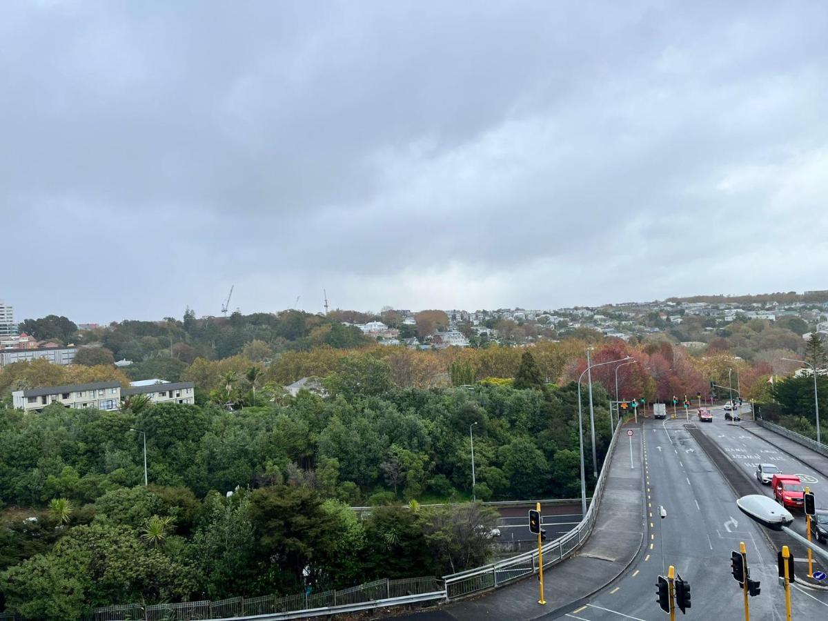 Free Wifi!! Spacious 1-Bedroom Apt, Auckland Cbd Exteriör bild